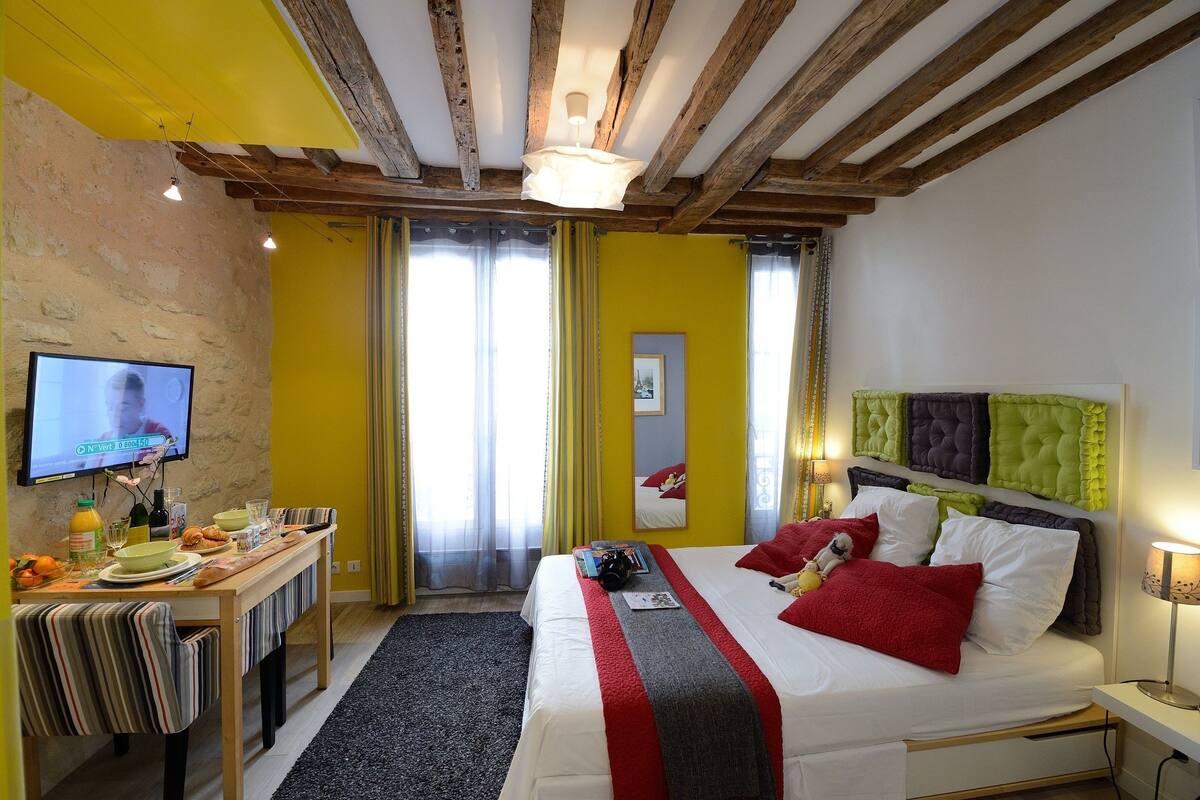 Studio (Summer Sweetness) | In-room safe, iron/ironing board, cribs (free), WiFi (free)