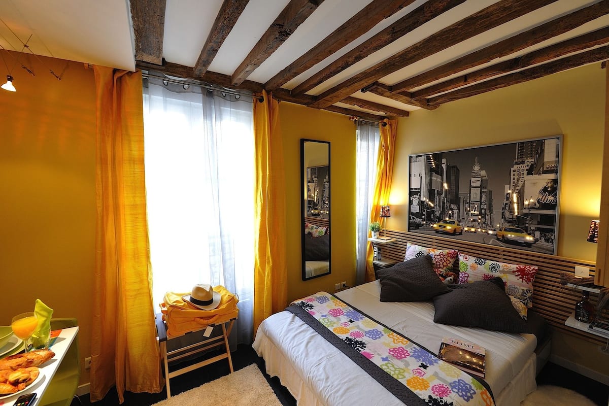 Studio (Sunset) | In-room safe, iron/ironing board, cribs (free), WiFi (free)