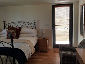 Premium Double Room, Ensuite - The Natterjack Inn (Shepton Mallet)