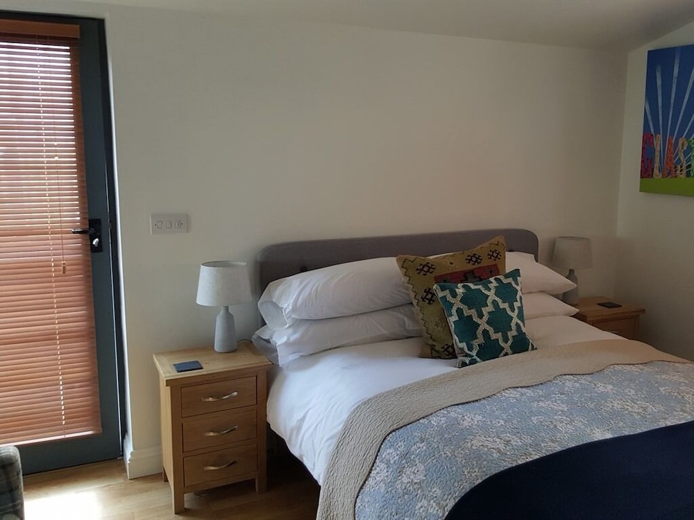 The Natterjack Inn by null