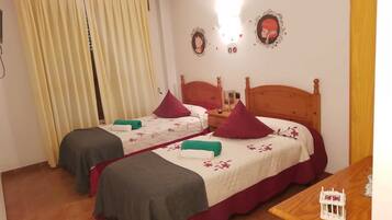 Double Room | Meja, Wi-fi percuma