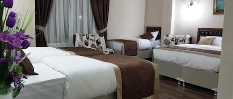 Family Suite | 1 bedroom, minibar, in-room safe, desk