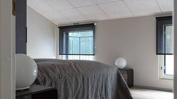 1 makuuhuone, yksilöllisesti sisustettu, yksilöllisesti kalustettu