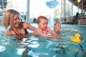 Sauna, hot tub, steam room