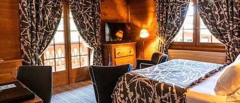 Classic Balcony Room | Sängtillbehör av högsta kvalitet och minibar