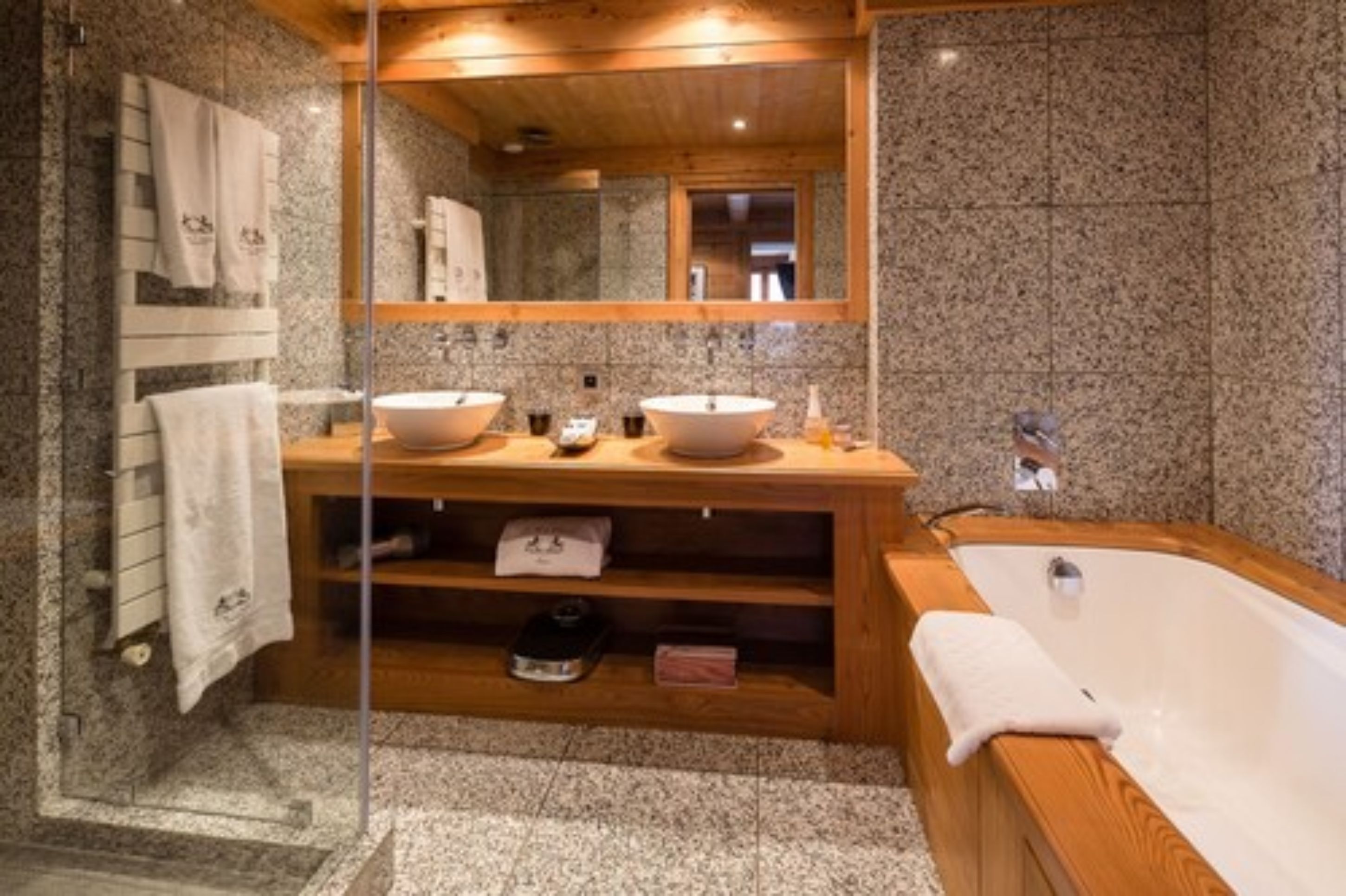 junior suite | 1 bedroom, premium bedding, minibar, in-room safe