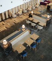 Desayuno buffet diario (EUR 12 por persona)