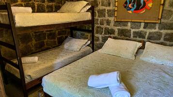 Suíte | Wi-Fi de cortesia, roupa de cama