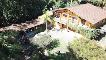 Fachada da propriedade