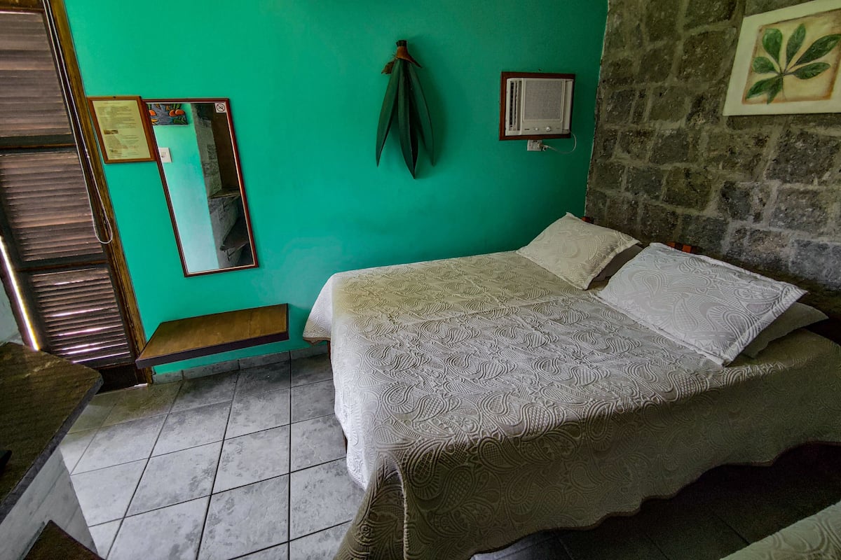 Suíte | Wi-Fi de cortesia, roupa de cama