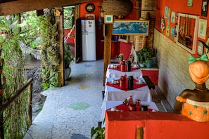 Tägliches inbegriffenes großes Frühstück