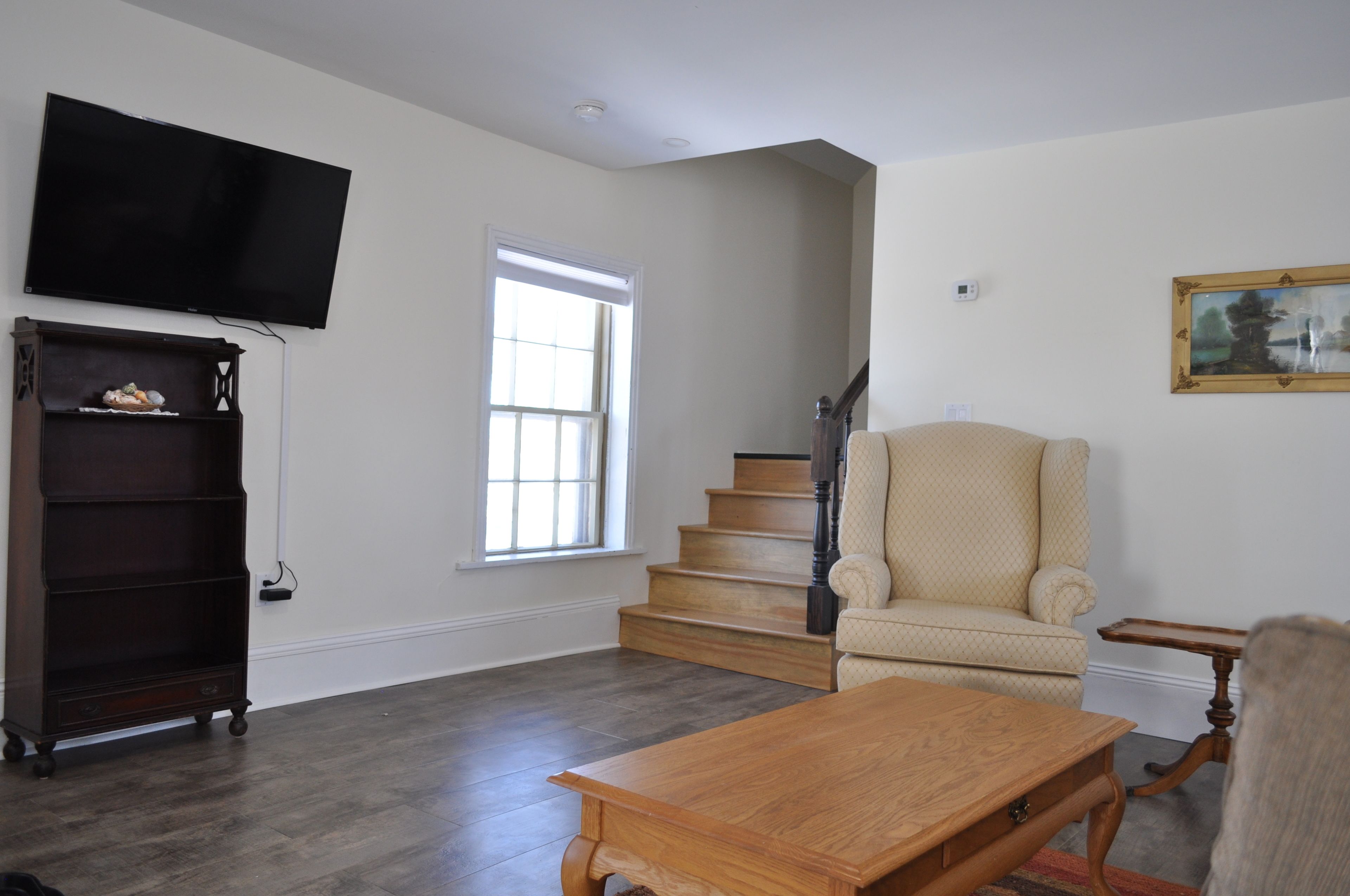 executive apartment, 2 queen beds, non smoking, kitchen | living area | 32-inch lcd tv with digital channels, tv, netflix