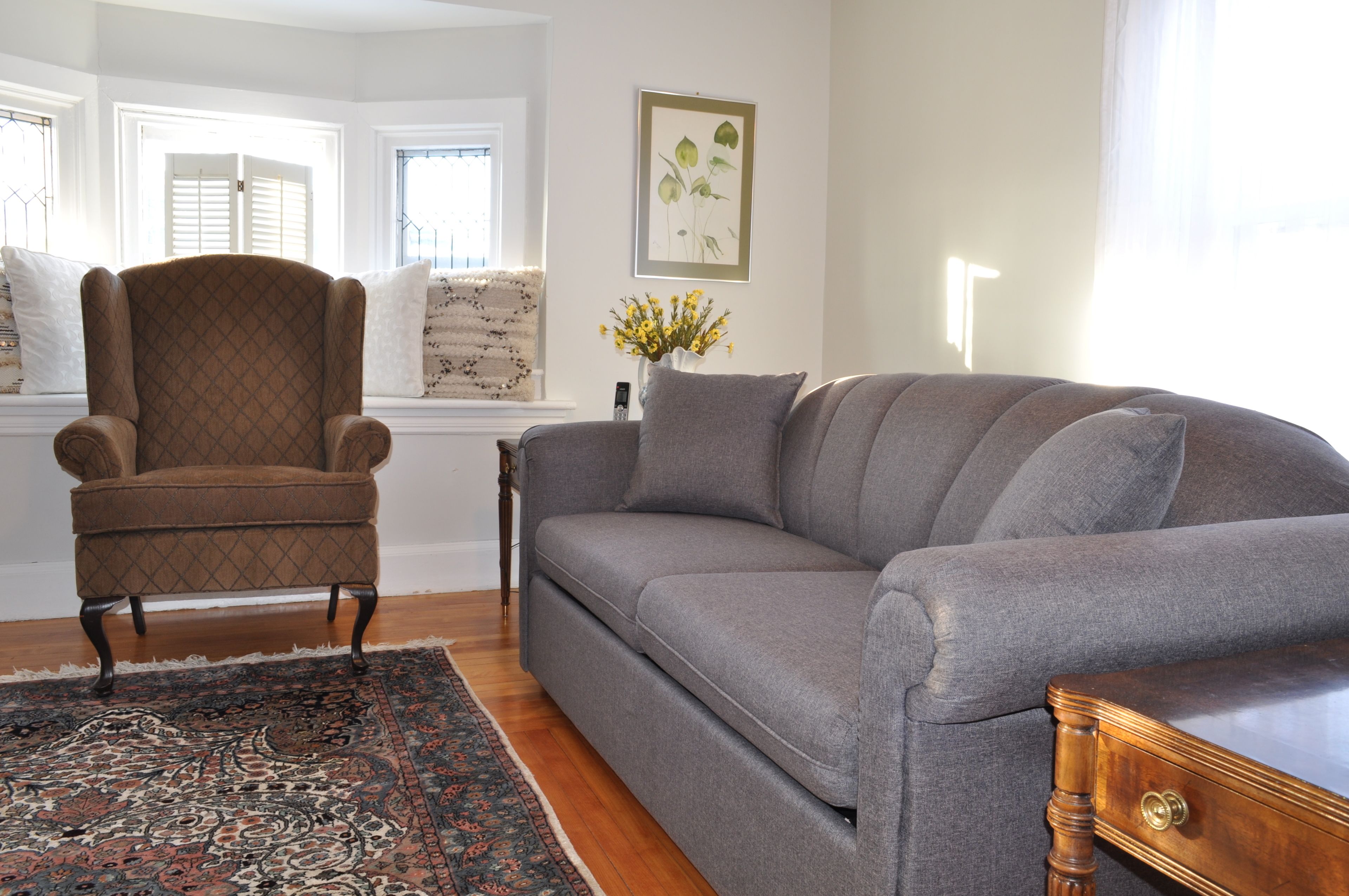 signature suite, 1 queen bed with sofa bed, non smoking, kitchenette | living area | 32-inch lcd tv with digital channels, tv, netflix