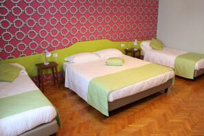 Quadruple Room | In-room safe, desk, cribs/infant beds, free WiFi - Locanda Al Volo Tor Bandena (Trieste)