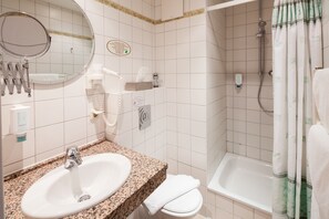 Chambre Double | Douche de la salle de bain
