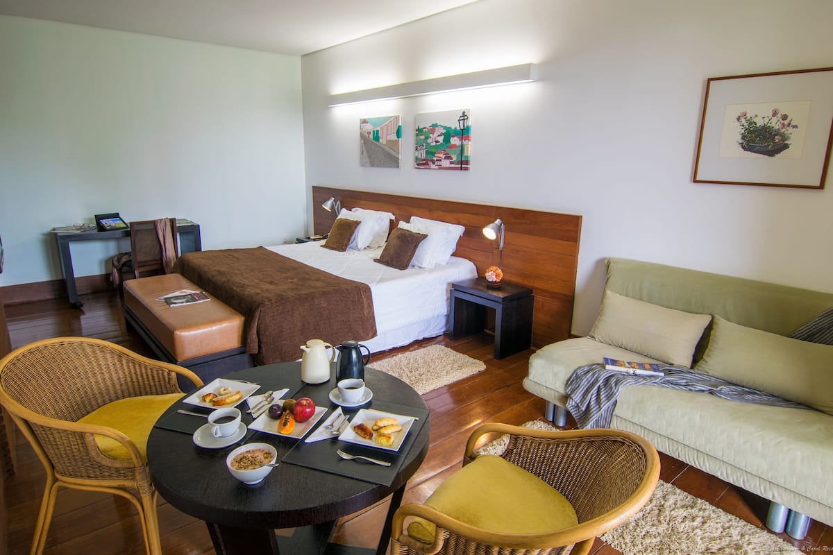 Luxury-Apartment | Minibar, Zimmersafe, Schreibtisch, kostenlose Babybetten