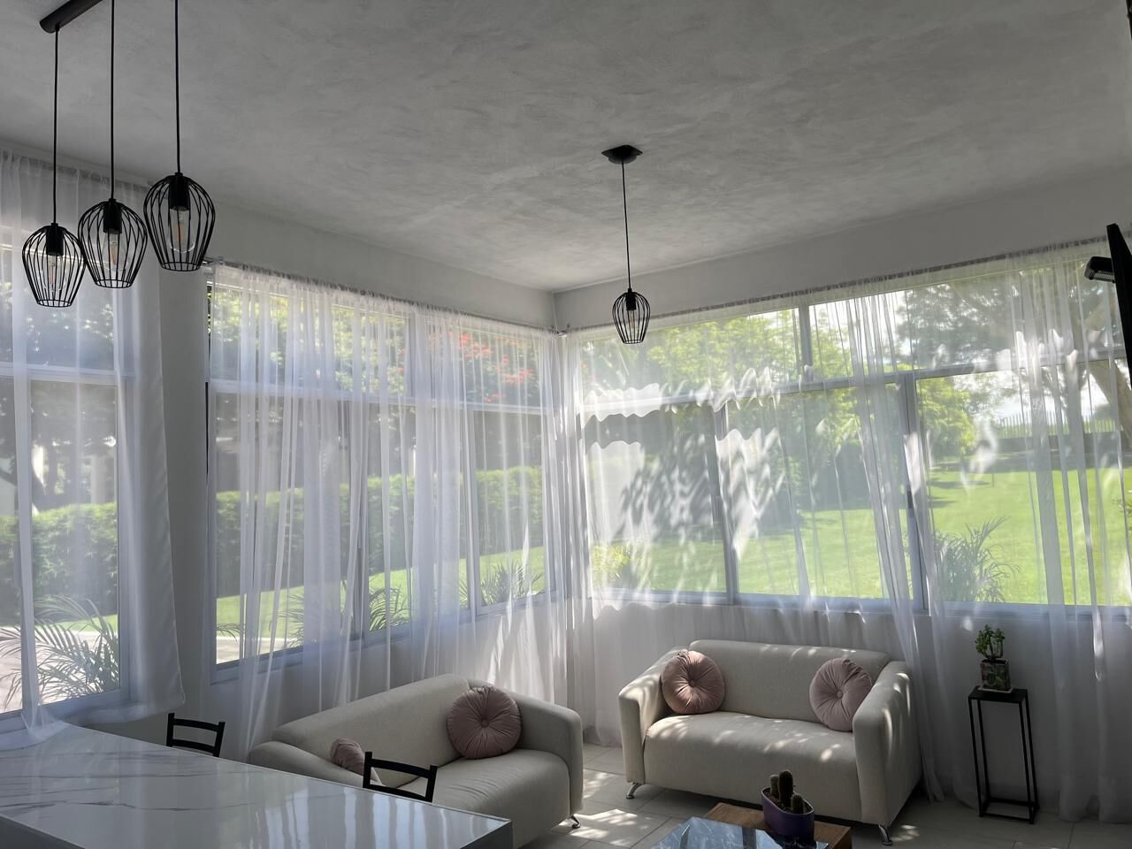 ruedo king w/fan | 1 bedroom, individually decorated, individually furnished, desk