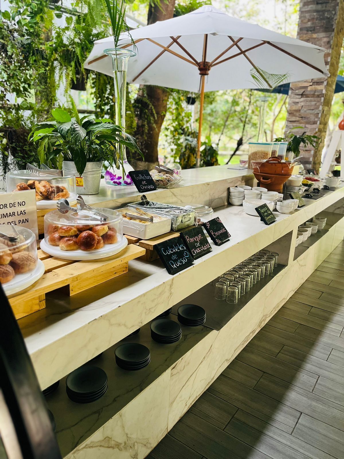 daily cooked-to-order breakfast (usd 7.2 per person)