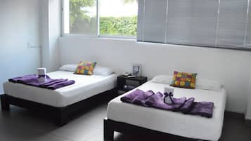 Doble Ruedo | 1 habitación, decoración personalizada, muebles diferentes y escritorio