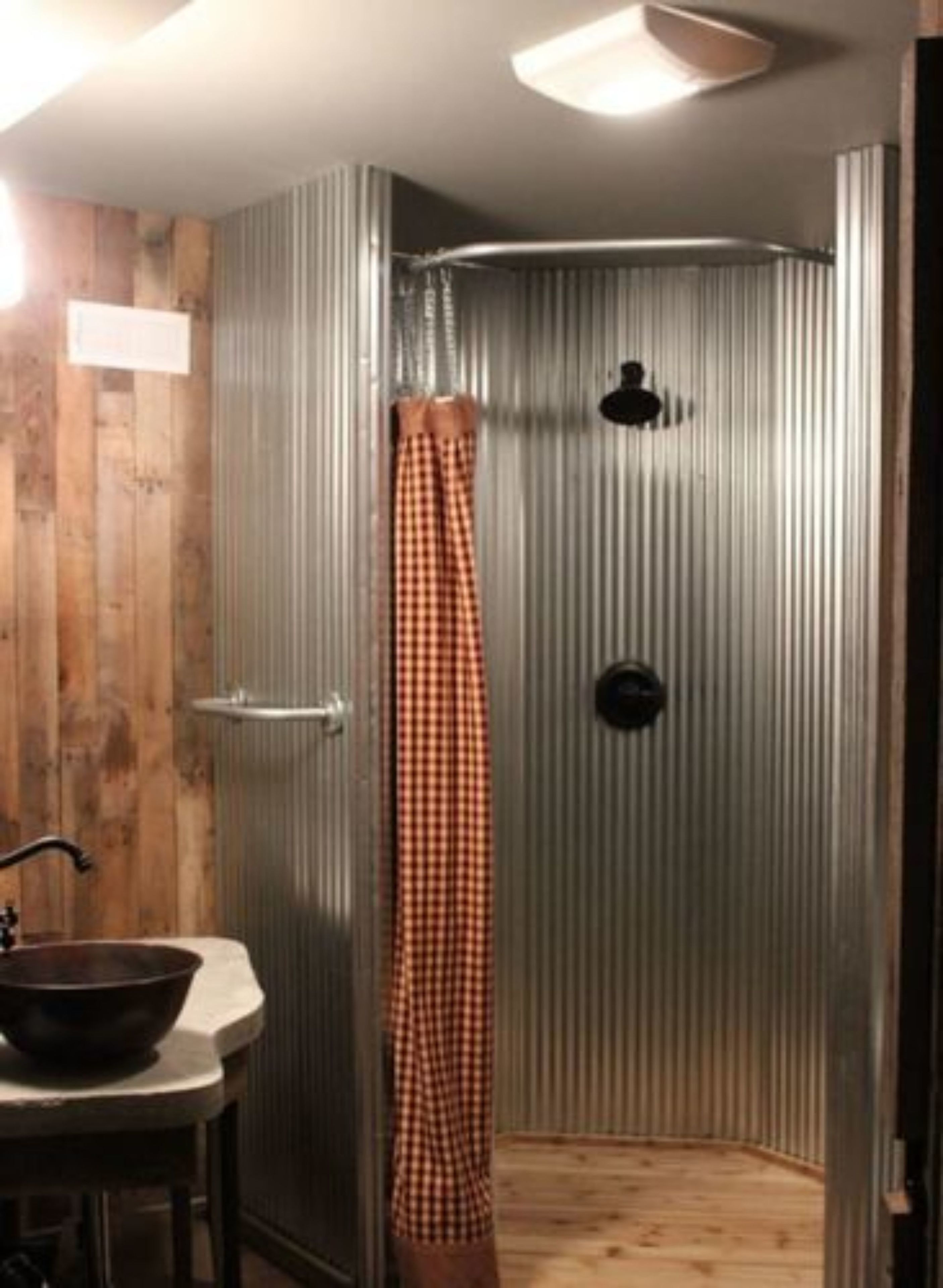 room, private bathroom (amish country comfort 1) | bathroom | shower, free toiletries, towels