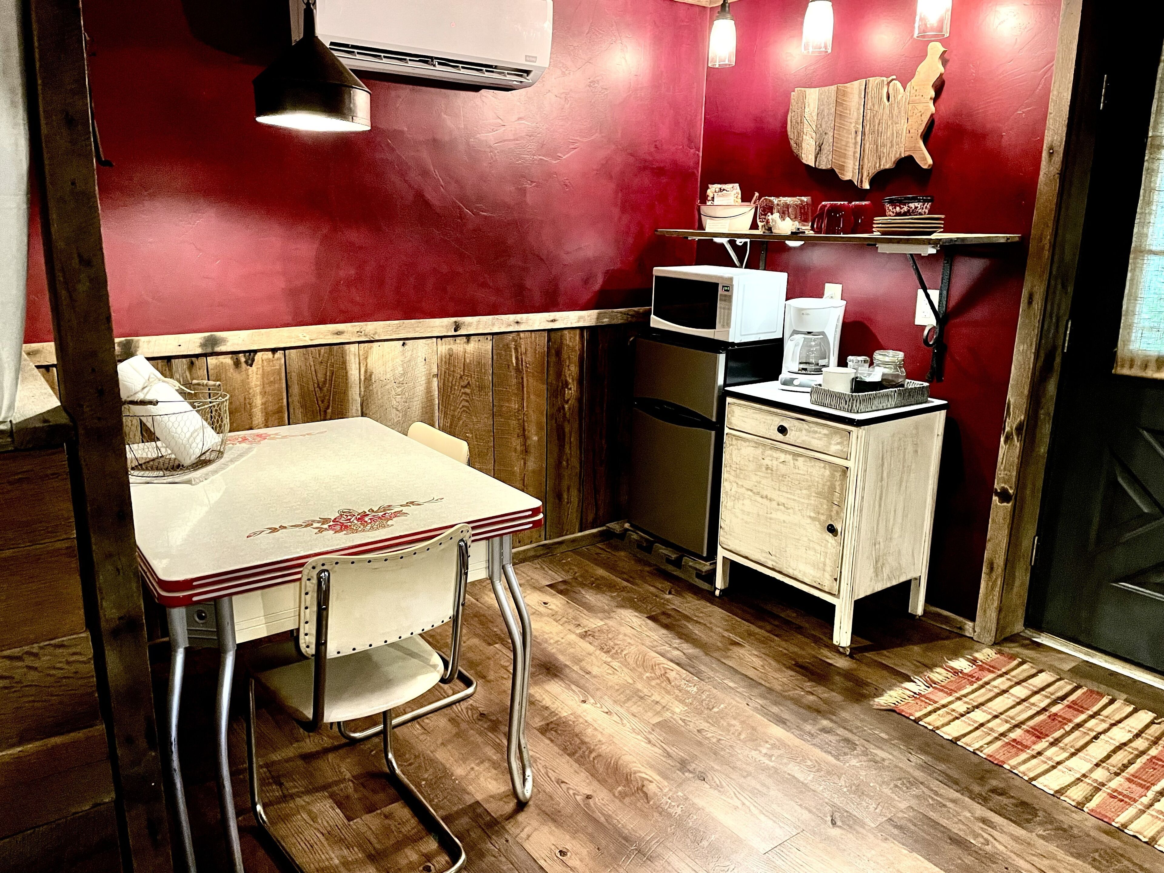 room, private bathroom (amish country comfort 1) | private kitchenette | fridge, microwave, coffee/tea maker