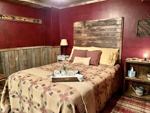Room, Private Bathroom (Amish Country Comfort 1)