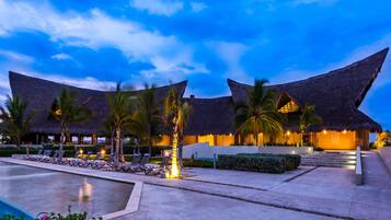 On the beach, black sand, free beach shuttle, sun-loungers