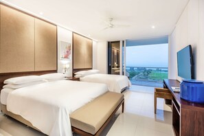 Junior Suite, Partial Ocean View, Double | Minibar, in-room safe, desk, blackout drapes