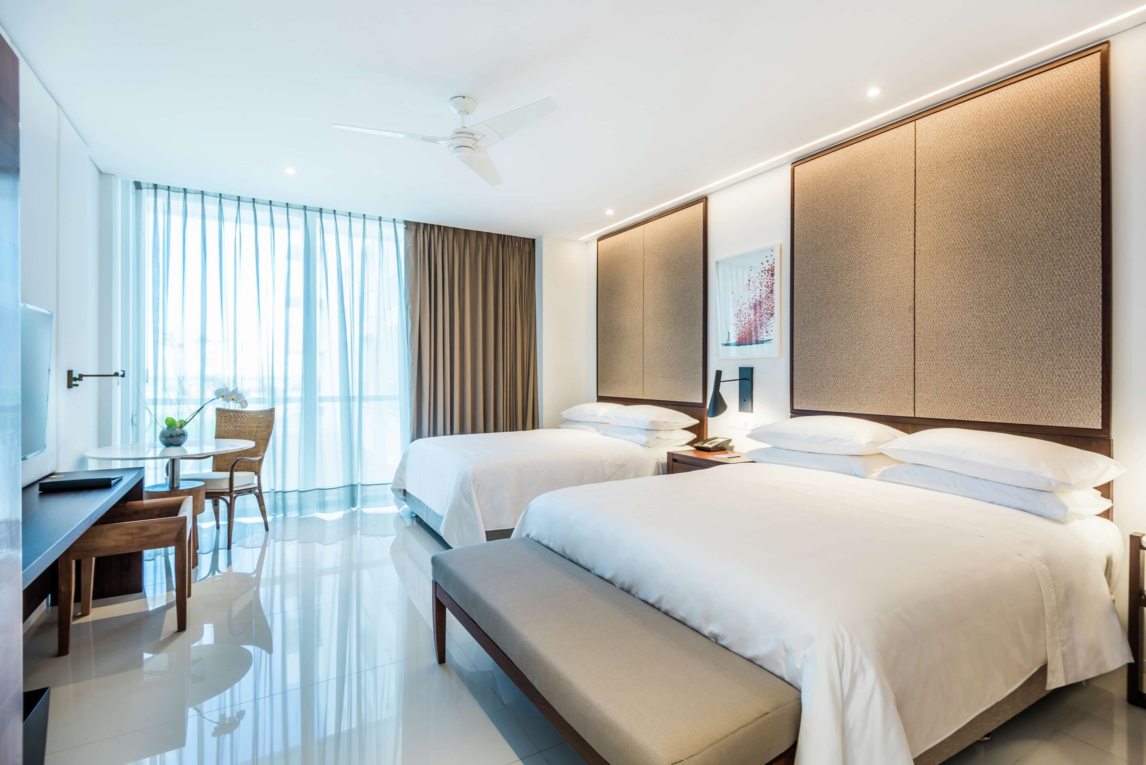 Minibar, una cassaforte in camera, una scrivania, tende oscuranti