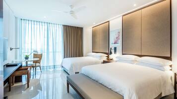 Minibar, una cassaforte in camera, una scrivania, tende oscuranti