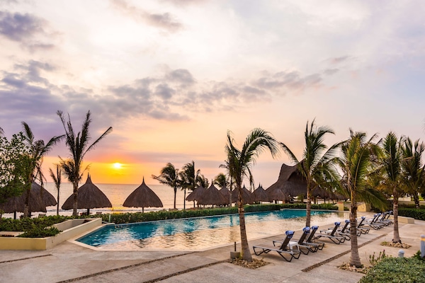 5 outdoor pools