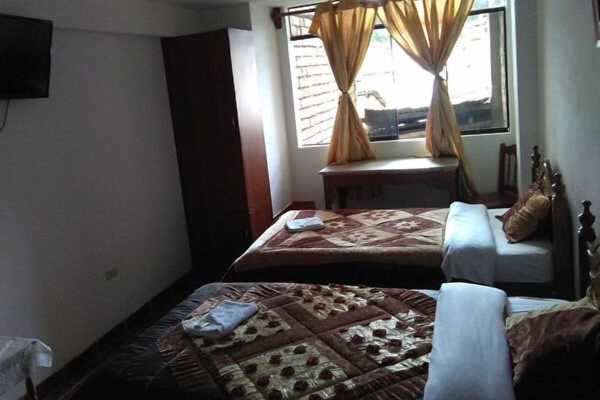 Double Room | Desk, iron/ironing board, rollaway beds, free WiFi