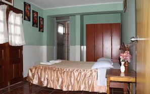 Doppelzimmer | Schreibtisch, Bügeleisen/Bügelbrett, Zustellbetten, kostenloses WLAN