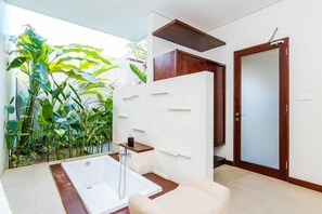 Double Room | Deep soaking bathtub - ZEN Premium Umalas Bumbak Villa (Kerobokan)