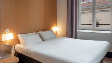 Bureau, chambres insonorisées, lits bébé (gratuits), Wi-Fi gratuit