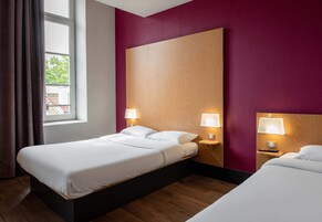 Triple Room, Non Smoking | Desk, soundproofing, free cribs/infant beds, free WiFi