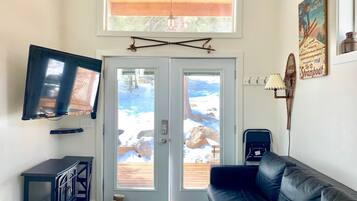 Cabin, 1 Bedroom (Skier's Cabin) | Individually decorated, individually furnished, desk, laptop workspace