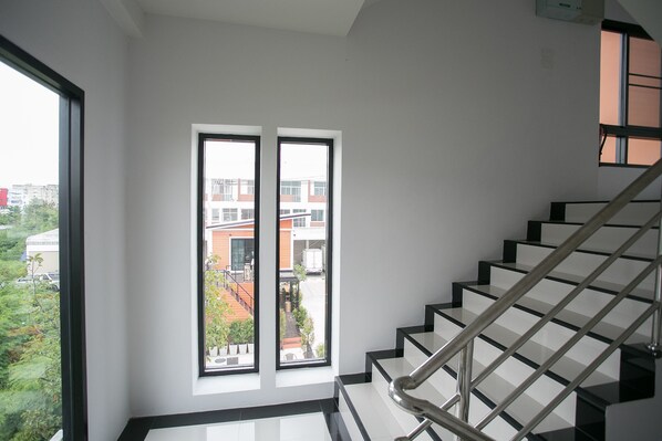 Staircase - ZEN Rooms D-well Residence Don Muang (Bangkok)