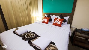 スタンダード ダブルルーム | WiFi (無料)、ベッドシーツ