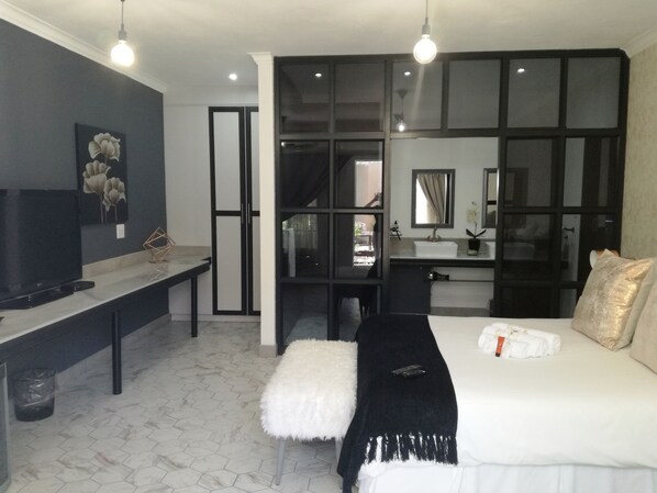 Supreme Queen | 1 quarto, roupas de cama premium, camas com colchões pillow-top