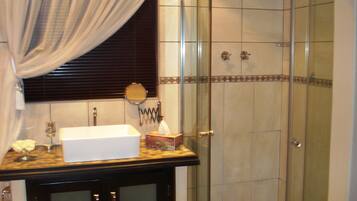 Luxury Twin or King | Dusche im Bad