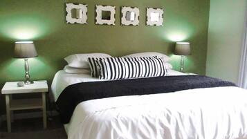 Self-Catering House | 6 bedrooms, desk, iron/ironing board, free WiFi