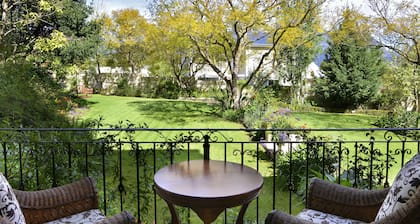 21 Roux Street Guesthouse