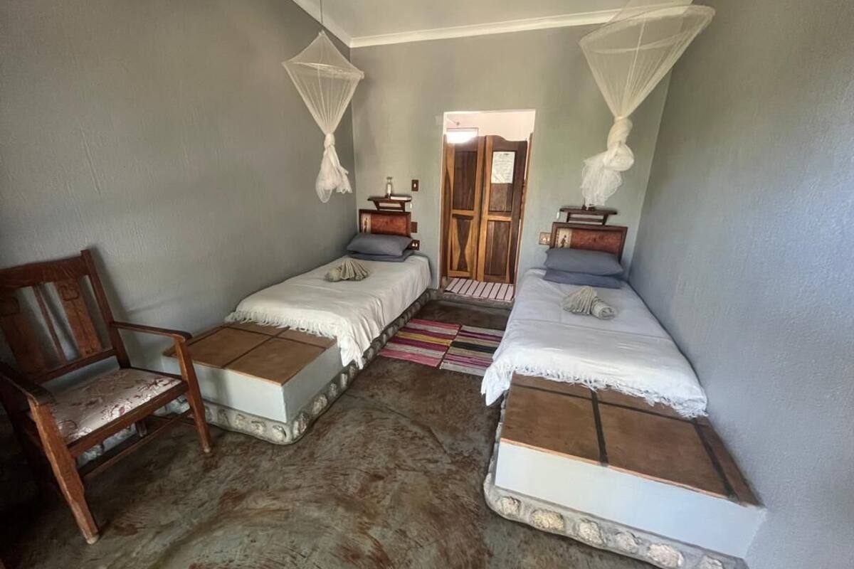 Twin Room | Premium bedding, iron/ironing board, bed sheets