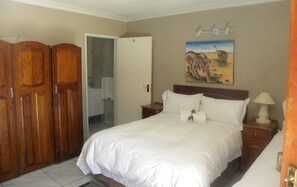 Quarto triplo, vista para a piscina | Vista do quarto