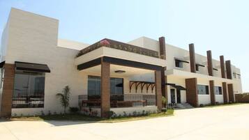 Fachada da propriedade