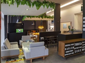 TV dan stasiun docking iPod