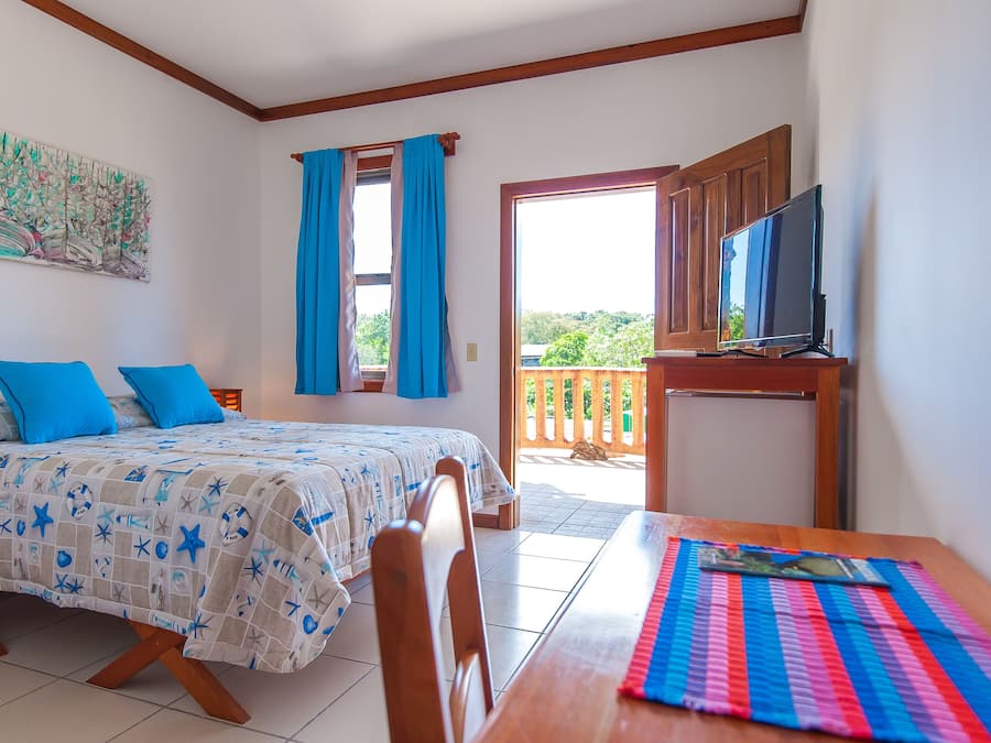 Dobbeltrom, 1 queensize-seng | Minibar, skrivebord, blendingsgardiner og wi-fi (inkludert)