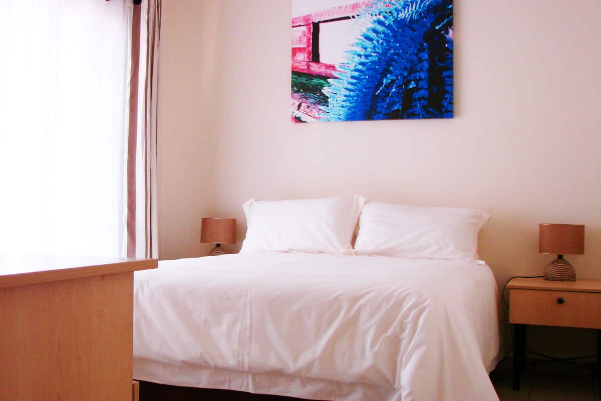 Twin Room | 1 bedroom, in-room safe