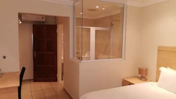 Twin Room | 1 bedroom, in-room safe